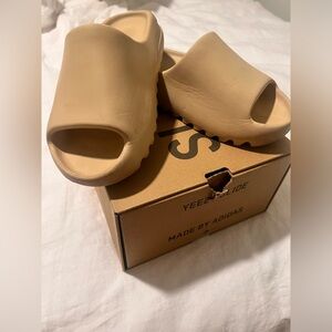 Yeezy Slide- Sand
